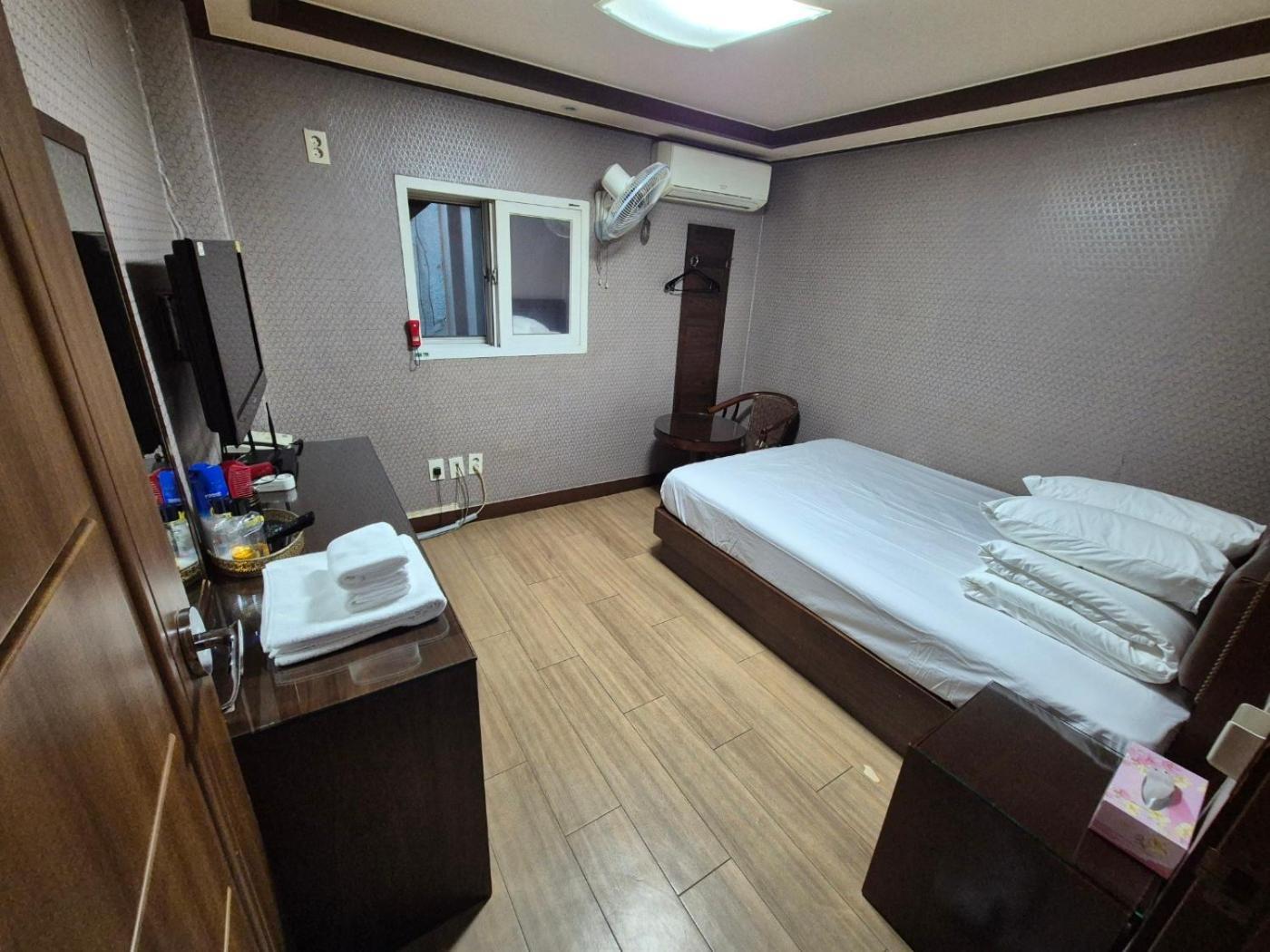 Joyful Stay Seoul Exterior photo