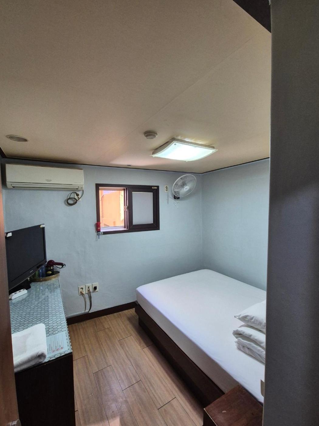 Joyful Stay Seoul Exterior photo
