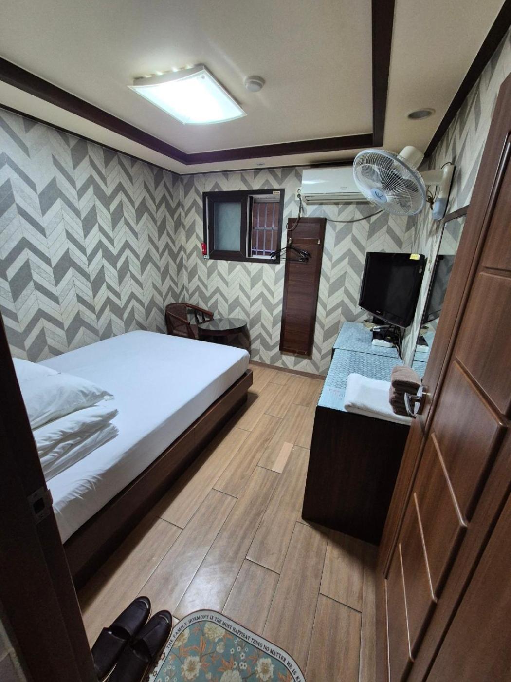 Joyful Stay Seoul Exterior photo